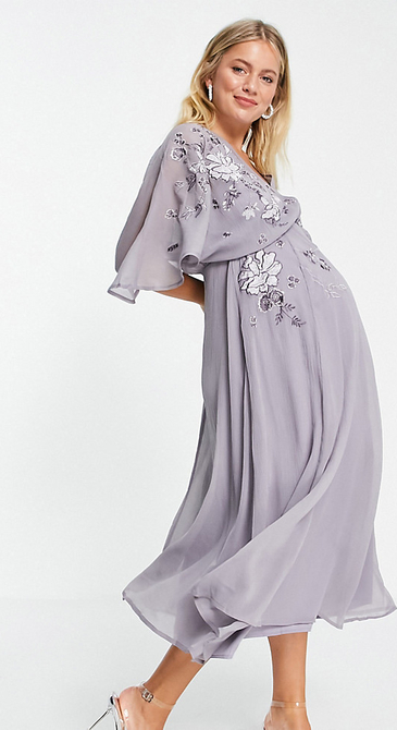 ASOS DESIGN Maternity – Haftowana sukienka maxi z tyłem w stylu pelerynki-Fioletowy