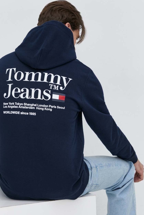 Bluza Tommy Jeans w młodzieżowym stylu z nadrukiem