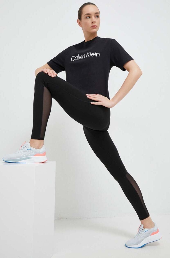 Bluzka Calvin Klein z okrągłym dekoltem z krótkim rękawem w sportowym stylu
