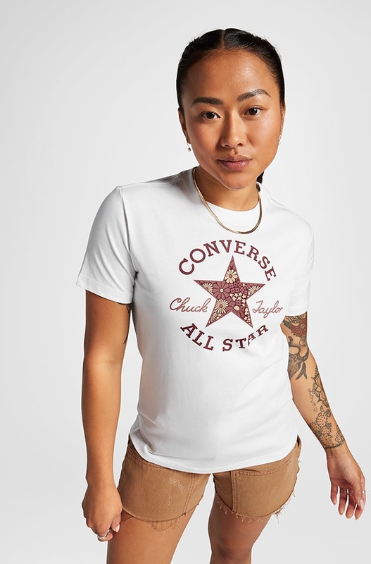 Bluzka Converse w młodzieżowym stylu z okrągłym dekoltem z bawełny