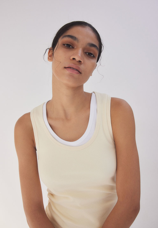 Bluzka H & M z okrągłym dekoltem na ramiączkach