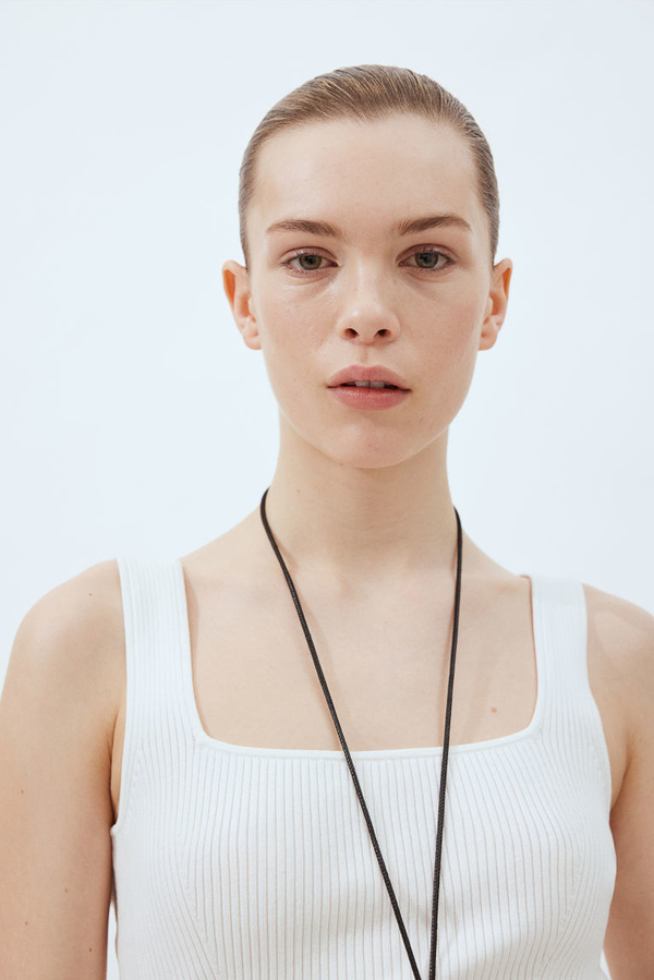 Bluzka H & M z okrągłym dekoltem na ramiączkach w stylu casual
