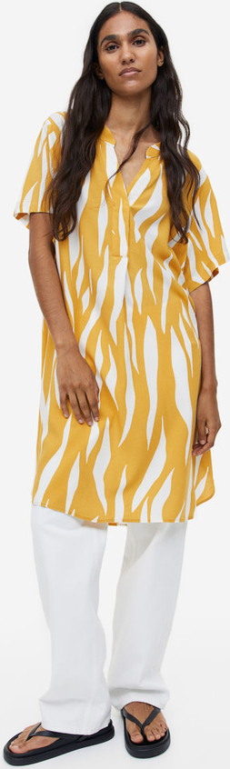 Bluzka H & M z okrągłym dekoltem z tkaniny z krótkim rękawem