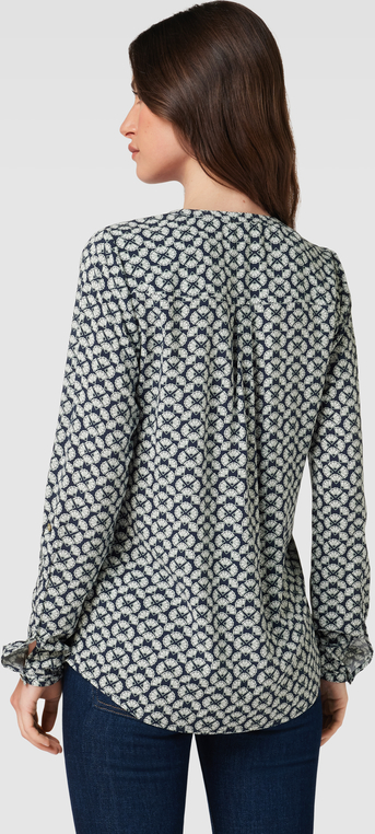 Bluzka Montego z dekoltem w kształcie litery v z długim rękawem w stylu casual