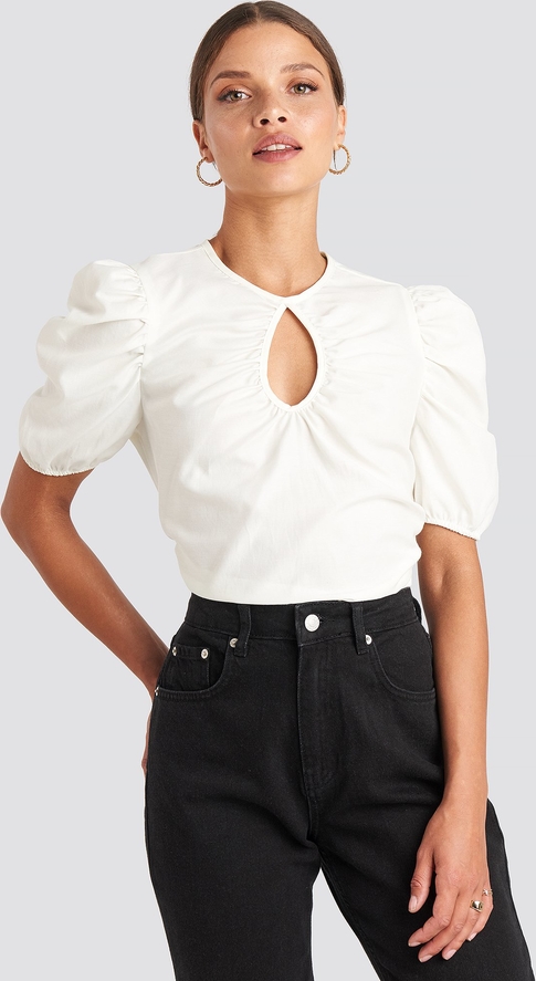 Bluzka NA-KD Trend z krótkim rękawem z okrągłym dekoltem