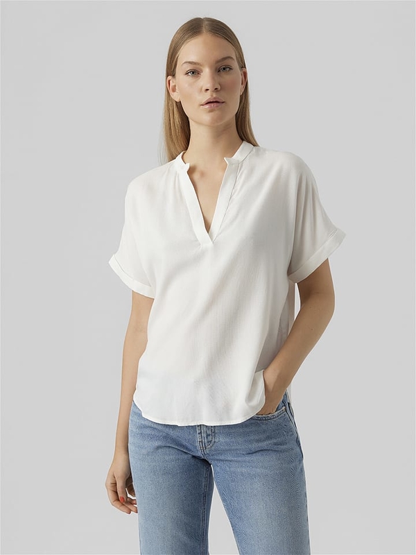 Bluzka Vero Moda z dekoltem w kształcie litery v z krótkim rękawem