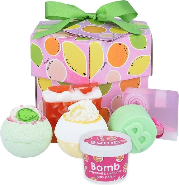 Bomb Cosmetics, Fruit Basket Handmade Gift Box, zestaw, musująca kula do kąpieli, 2 szt. + mydło glicerynowe, 2 szt. + Mini, scrub, 120 ml + żel pod..