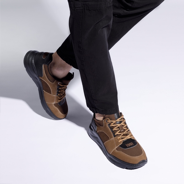 Brązowe buty sportowe Wittchen w sportowym stylu z nubuku sznurowane