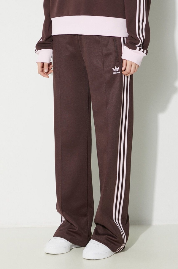 Brązowe spodnie sportowe Adidas Originals w sportowym stylu z bawełny