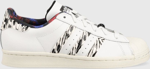 Buty sportowe Adidas Originals w sportowym stylu z płaską podeszwą sznurowane