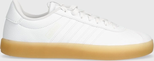 Buty sportowe Adidas sznurowane z płaską podeszwą w sportowym stylu