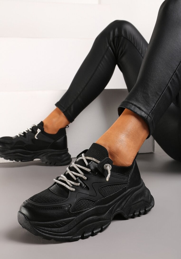 Buty sportowe born2be sznurowane w sportowym stylu z płaską podeszwą