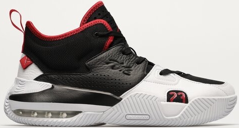 Buty sportowe Jordan sznurowane w sportowym stylu