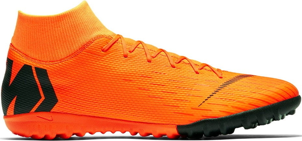 Buty sportowe Nike Football w sportowym stylu