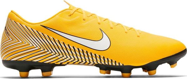 Buty sportowe Nike Football w sportowym stylu mercurial