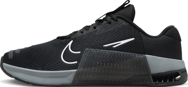 Buty sportowe Nike sznurowane w sportowym stylu z tkaniny