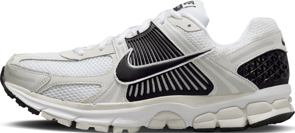 Buty sportowe Nike sznurowane w sportowym stylu z zamszu