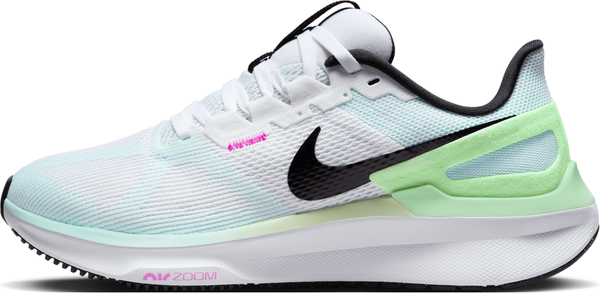 Buty sportowe Nike z płaską podeszwą w sportowym stylu