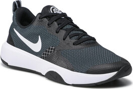 Buty sportowe Nike z płaską podeszwą w sportowym stylu