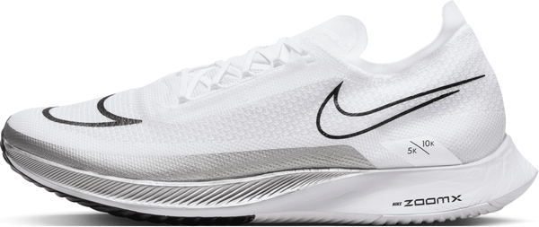 Buty sportowe Nike z tkaniny w sportowym stylu