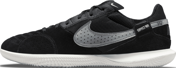 Buty sportowe Nike z zamszu w sportowym stylu sznurowane