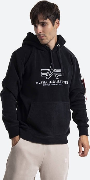 Czarna bluza Alpha Industries z polaru w młodzieżowym stylu