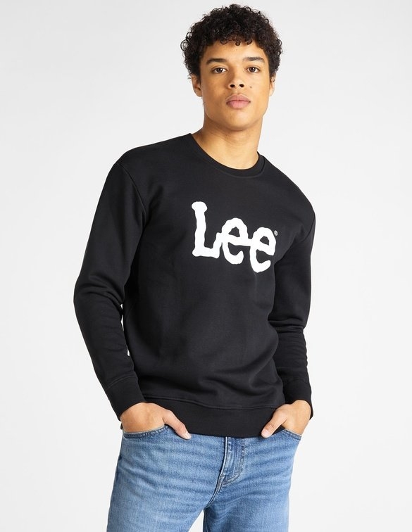 Czarna bluza Lee w młodzieżowym stylu