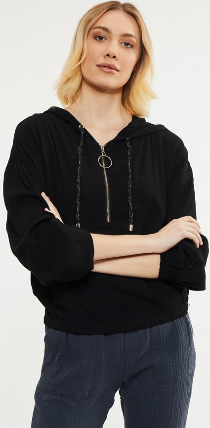 Czarna bluza Monnari w młodzieżowym stylu z kapturem