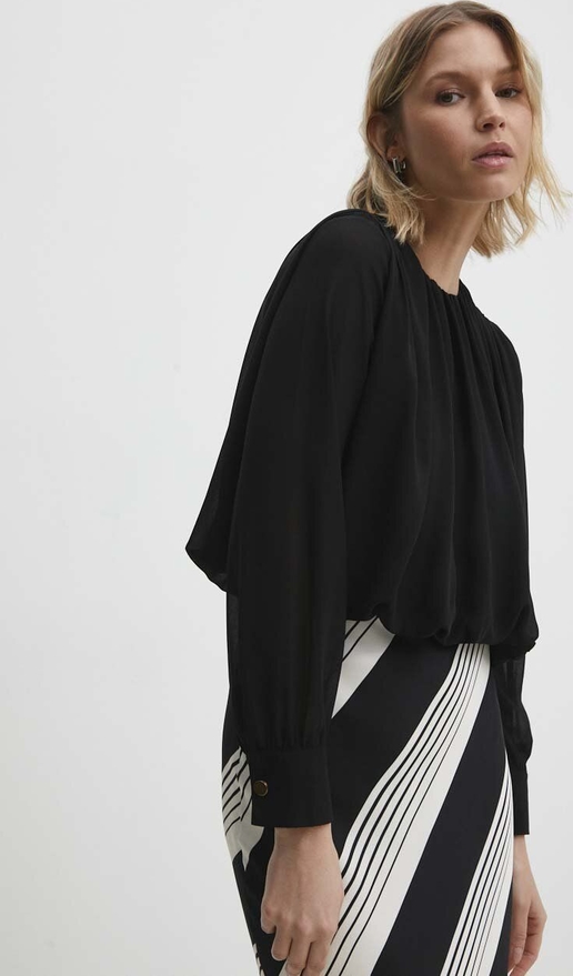 Czarna bluzka Answear Lab z okrągłym dekoltem w stylu casual