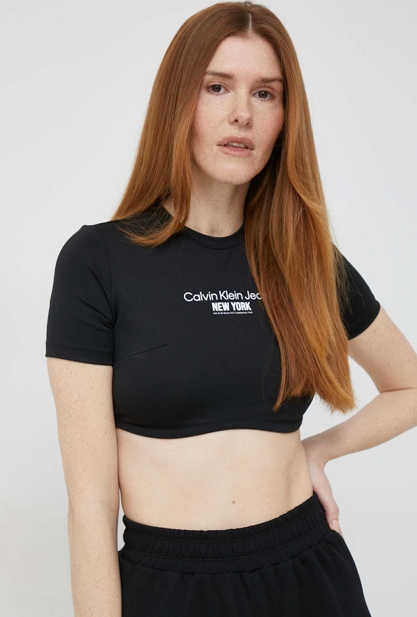 Czarna bluzka Calvin Klein w młodzieżowym stylu z krótkim rękawem