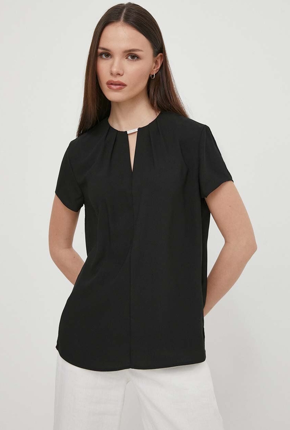 Czarna bluzka Calvin Klein z krótkim rękawem