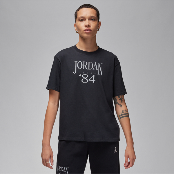 Czarna bluzka Jordan w młodzieżowym stylu