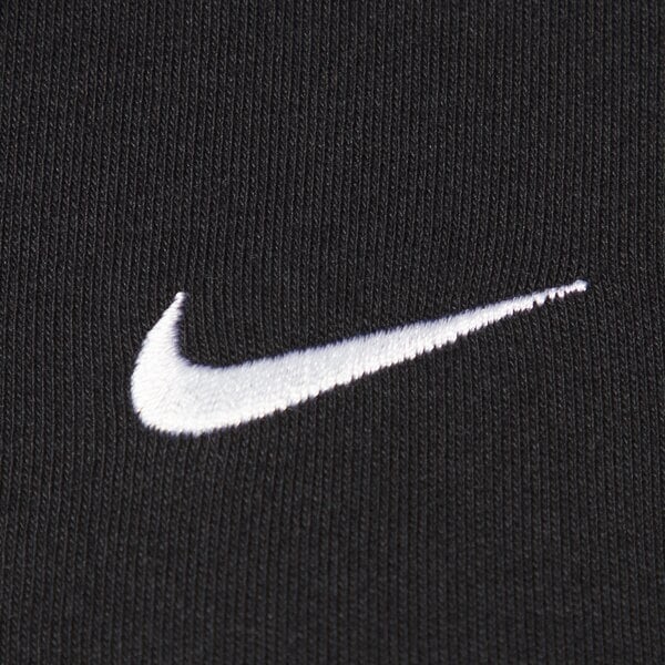 Czarna bluzka Nike w street stylu z kołnierzykiem