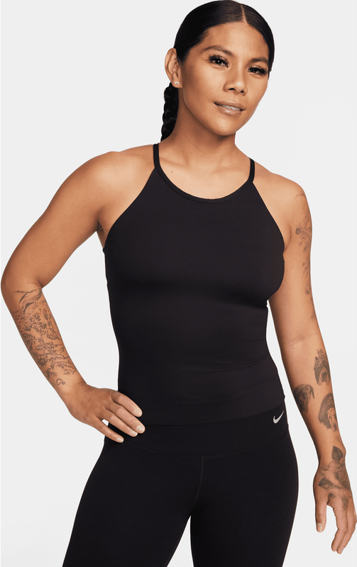 Czarna bluzka Nike z okrągłym dekoltem w sportowym stylu
