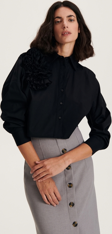 Czarna bluzka Reserved z okrągłym dekoltem z długim rękawem z tkaniny