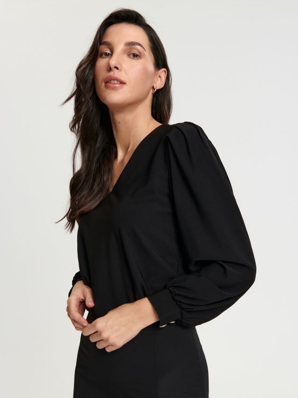 Czarna bluzka Sinsay w stylu casual z długim rękawem