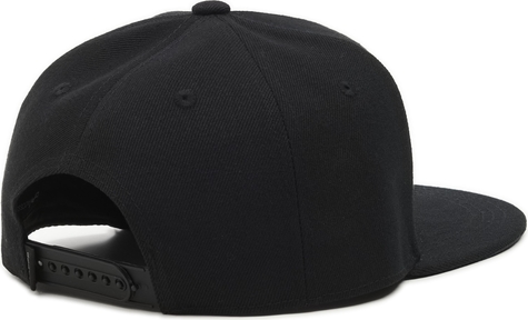 Czarna czapka Cropp