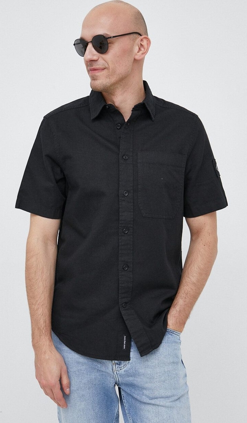 Czarna koszula Calvin Klein z klasycznym kołnierzykiem z krótkim rękawem