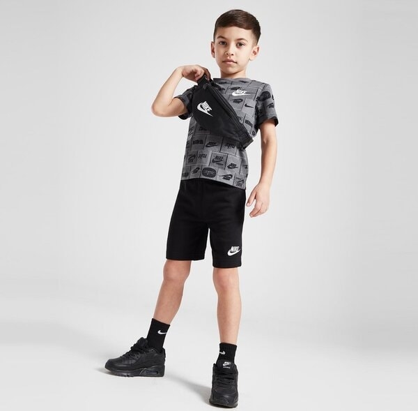 Czarna koszulka dziecięca Nike z krótkim rękawem dla chłopców