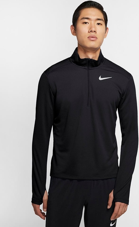 Czarna koszulka z długim rękawem Nike w sportowym stylu