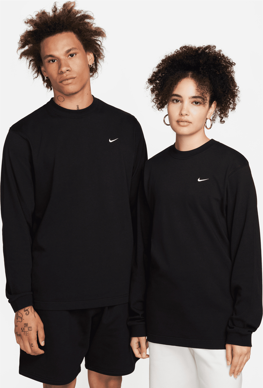 Czarna koszulka z długim rękawem Nike z długim rękawem
