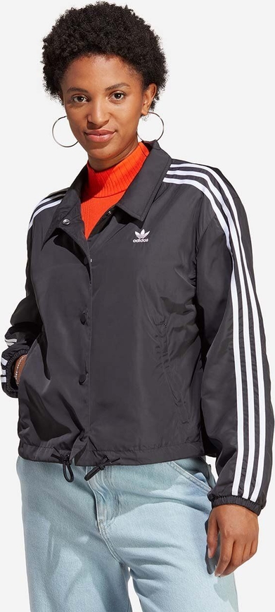 Czarna kurtka Adidas Originals przejściowa w sportowym stylu