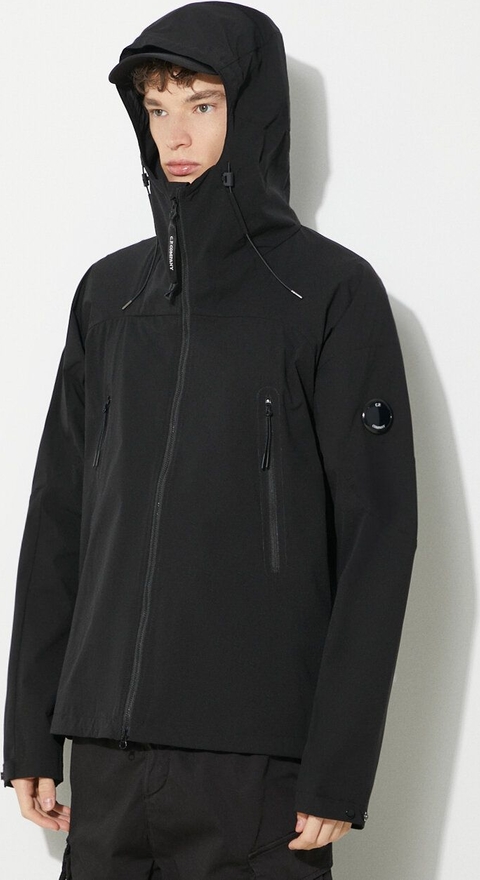 Czarna kurtka C.P. Company krótka w sportowym stylu