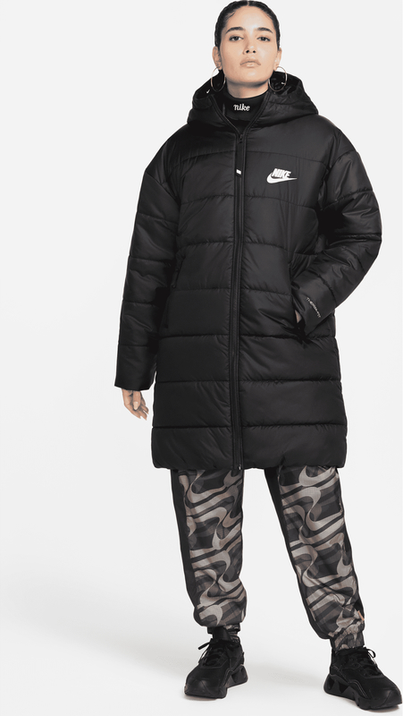 Czarna kurtka Nike w sportowym stylu długa