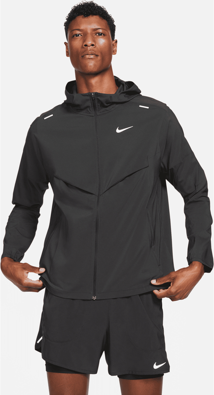 Czarna kurtka Nike w sportowym stylu krótka