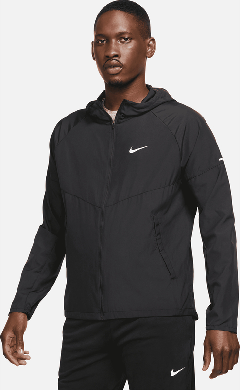 Czarna kurtka Nike w stylu klasycznym