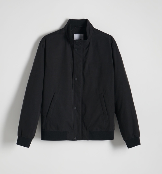 Czarna kurtka Reserved z tkaniny w stylu casual krótka