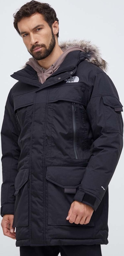 Czarna kurtka The North Face w sportowym stylu