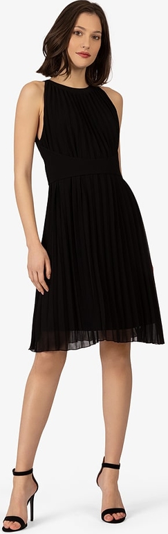 Czarna sukienka Apart bez rękawów z okrągłym dekoltem mini