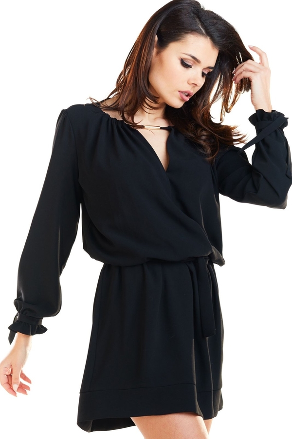 Czarna sukienka Awama z dekoltem w kształcie litery v mini w stylu boho